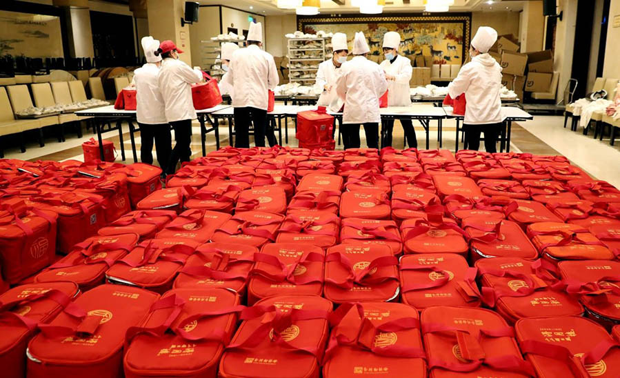 Sales of China's catering sector exceed 800 bln yuan during Spring Festival holiday
