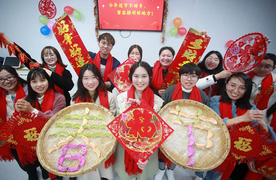 Sales of China's catering sector exceed 800 bln yuan during Spring Festival holiday