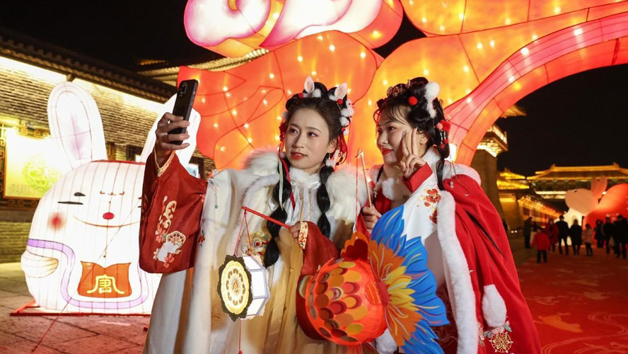 China sees accelerated recovery of culture, tourism consumption