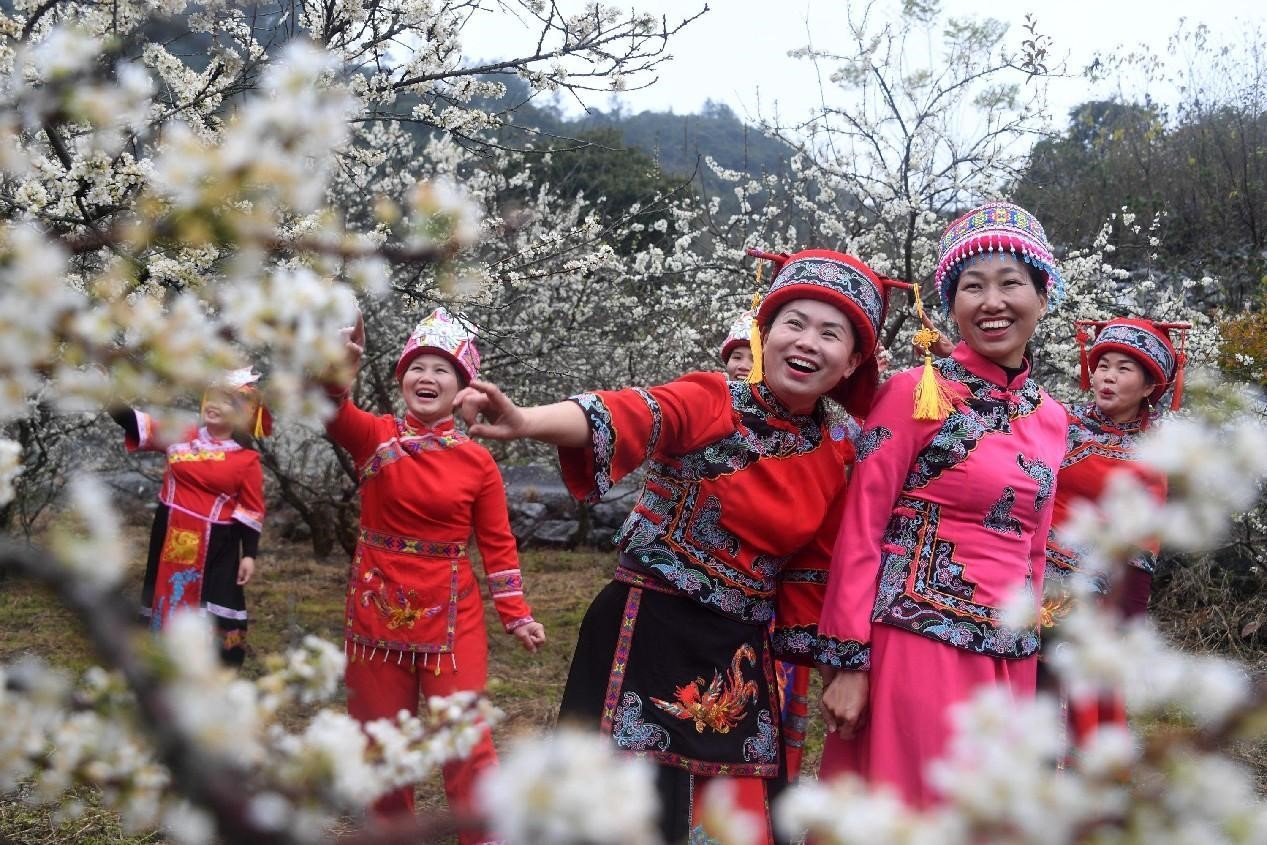 Çin genelinde düzenlenen yerel 'iki oturum' kalkınma güvenini yansıtıyor