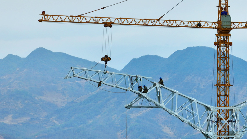 In pics: Tallest power transmission tower built in SW China's Sichuan