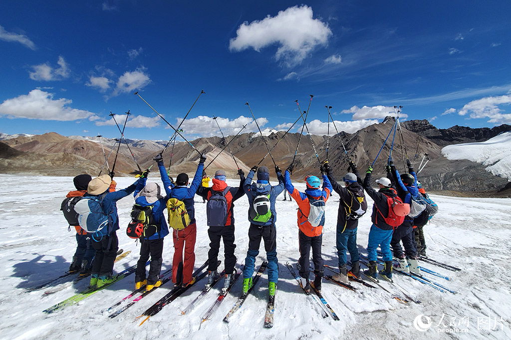 In pics: Winter sports boom across China