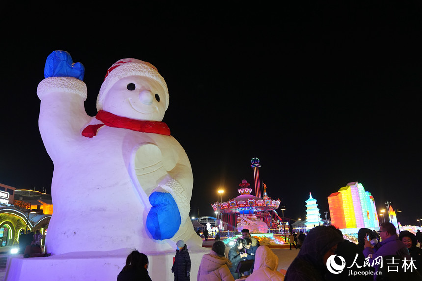 Ice and snow sculptures wow visitors at opening ceremony of tourist season in Liaoyuan, NE China's Jilin