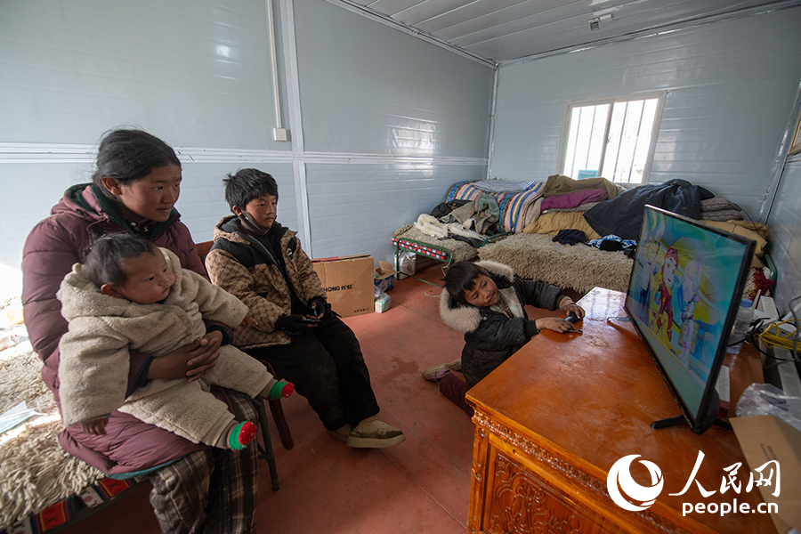 Heartwarming moments at resettlement site after 6.8-magnitude earthquake in Gurong village of Xigaze, SW China's Xizang