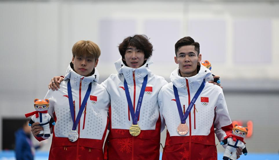 China sweeps speed skating men's 5,000m podium, double joy for Kim at Harbin AWG