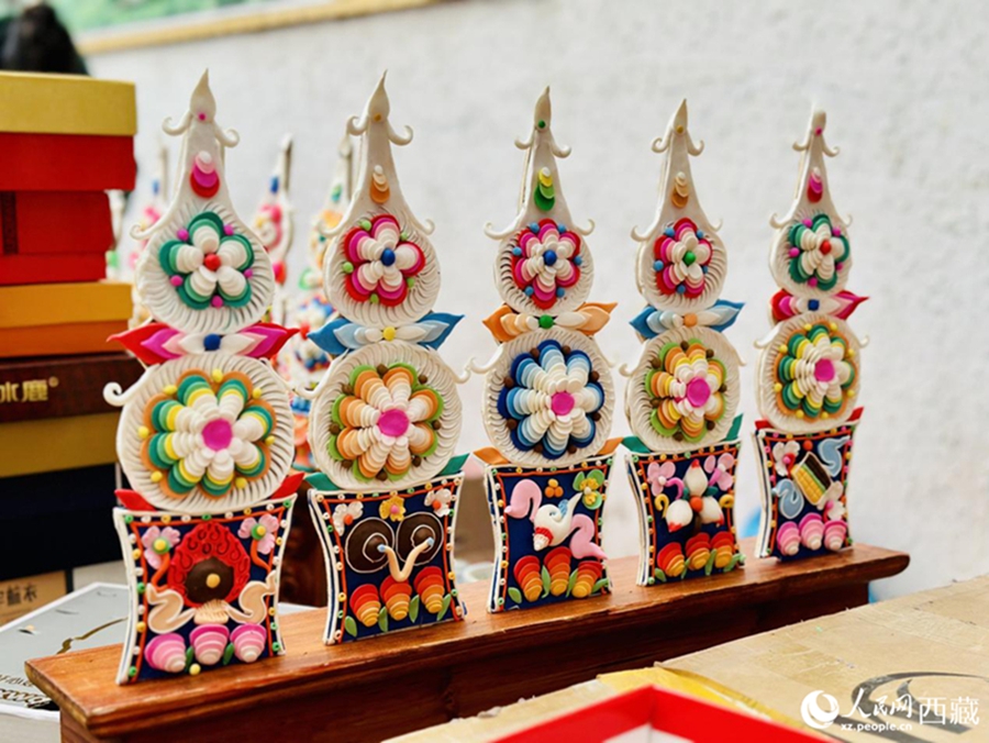 A look at the festive vibes of Tibetan New Year in a Lhasa market, SW China's Xizang