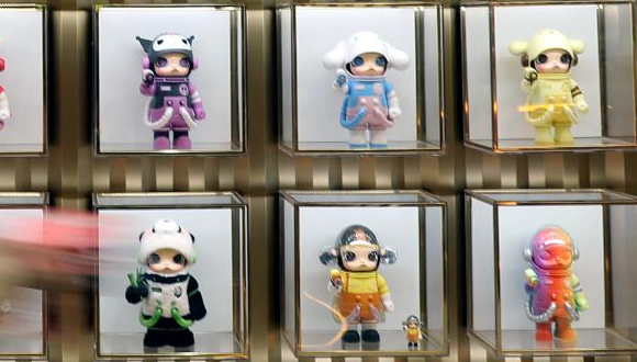 Chinese toy brands win over global shoppers as sales soar 	 	Cute and quirky dolls made in China are gaining popularity from commercial hubs in Europe to shopping malls across Southeast Asia, driven by China's manufacturing capabilities, the broad appeal of homegrown brands, and growing emotional connections with consumers worldwide.
