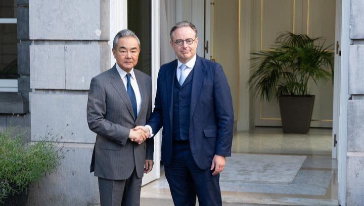 Belgium, China vow to deepen ties, boost mutual trust 	 	Belgian Prime Minister Bart De Wever met with Chinese Foreign Minister Wang Yi here on Tuesday, pledging to deepen exchanges and enhance mutual trust with China. De Wever noted that Belgium and China have enjoyed a long history of exchanges, with vibrant local-level friendly communications, and that Belgium plays a gateway role in Europe-China cooperation.