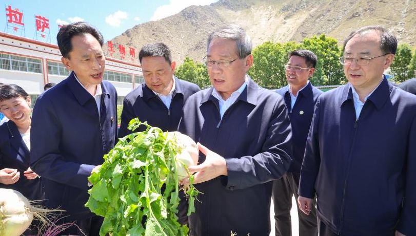 Chinese premier stresses high-quality implementation of major national projects 	 	Chinese Premier Li Qiang has urged efforts to develop major national projects with high quality, promote economic and social development, and enhance well-being of the people of different ethnic groups. Li made the remarks during an inspection tour from Friday to Saturday in southwest China's Xizang Autonomous Region.