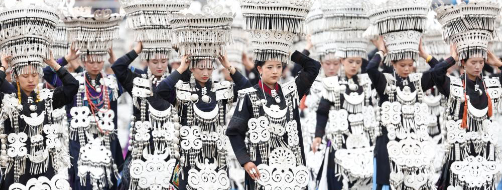 China Buzz: Torch Festival lights up SW China