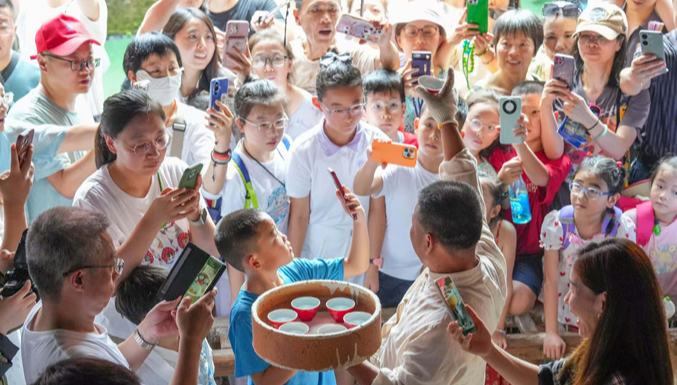 Jingdezhen in E China's Jiangxi makes efforts to revitalize intangible cultural heritage 	 	Jingdezhen city in east China's Jiangxi Province, known for its ancient kiln sites, historic alleys and streets, and rich intangible cultural heritage, has taken an integrated approach to protection and development, revitalizing its cultural legacy.