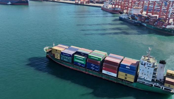 China's Qingdao Port surpasses 700 mln tonnes in cargo throughput in 2025 	 	An aerial drone photo taken on Dec. 8, 2025 shows a view of Qingdao Port in Qingdao, east China's Shandong Province. The cargo throughput of Qingdao Port in 2025 surpassed 700 million tonnes on Monday, reaching this milestone 15 days earlier compared to 2024.