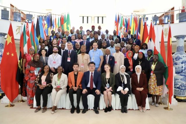 China tasks developing countries to learn from its growth experience