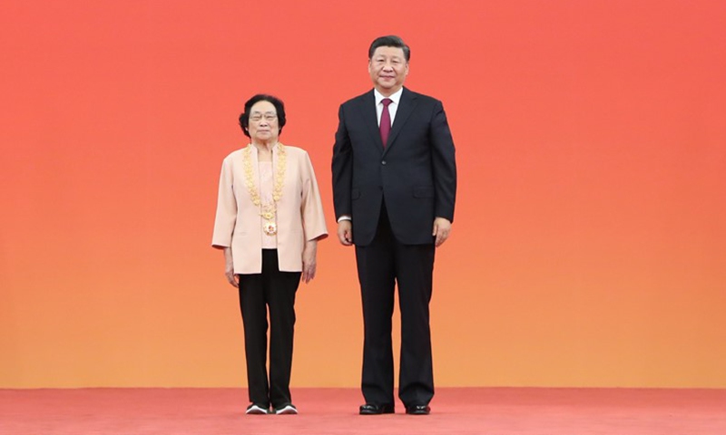 Tu Youyou receives the Medal of the Republic in 2019