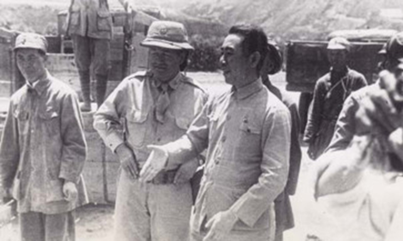 Colonel Barrett in conversation with Zhou Enlai