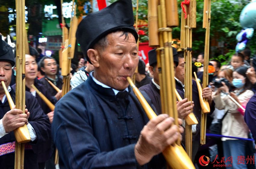 Miao people celebrate traditional Sisters Festival in SW China's Guizhou province
