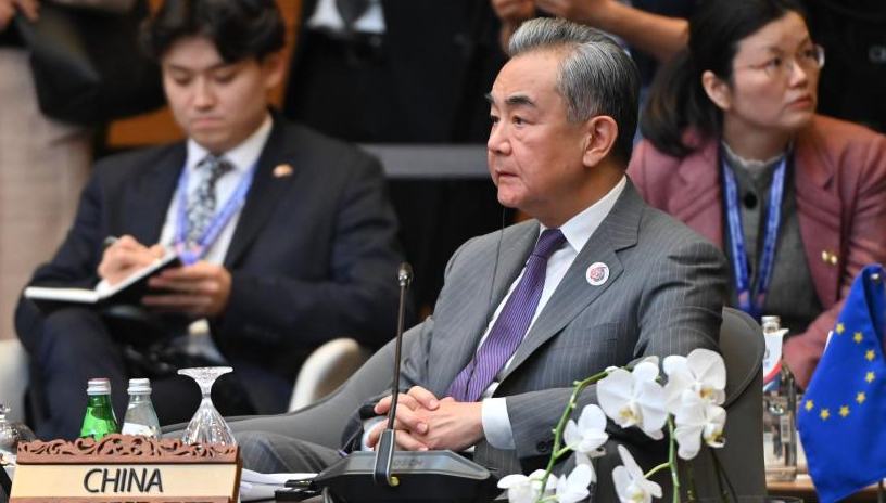 Chinese FM attends ASEAN Regional Forum Foreign Ministers' Meeting 	 	Chinese Foreign Minister Wang Yi on Friday attended the 32nd ASEAN Regional Forum (ARF) Foreign Ministers' Meeting.Asia-Pacific's development benefited from the region's peaceful and stable environment, and should be cherished, said Wang, also a member of the Political Bureau of the Communist Party of China Central Committee.
