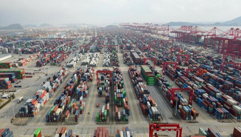 China unveils initiative to promote international green shipping corridors 	 	China's Ministry of Transport launched the Initiative for International Cooperation on Green Shipping Corridor on Sunday during the 2025 North Bund Forum in Shanghai, calling for joint efforts to build a safer, more efficient, and greener global shipping ecosystem.
