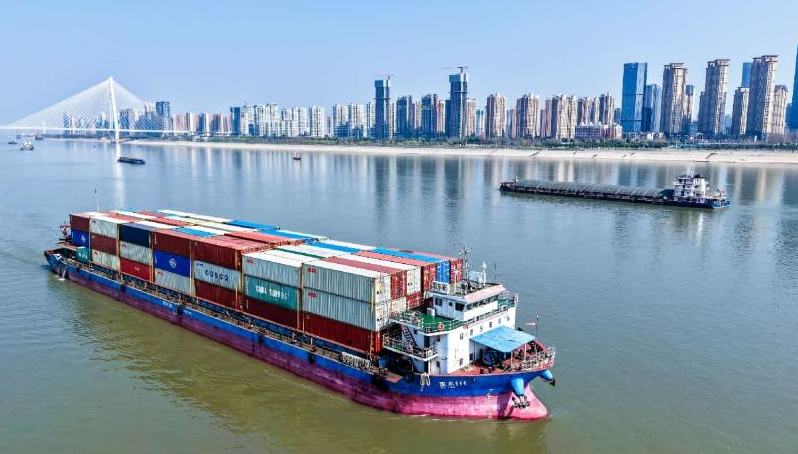 Four key insights into China's first-quarter economic performance 	 	China's economy got off to a solid start in the first quarter of the year, with GDP expanding 5.0 percent year on year. Across the board, key indicators showed encouraging performance. Four keywords shed light on the quality and underlying strength of the country's first-quarter economic performance.