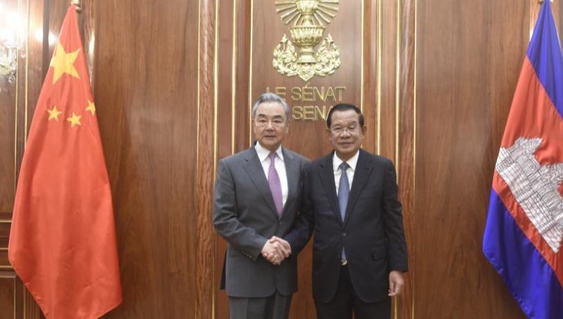 Cambodia's acting head of state meets with Chinese FM 	 	Chinese Foreign Minister Wang Yi met with Cambodian Acting Head of State and Senate President Samdech Techo Hun Sen here on Thursday. Wang, also a member of the Political Bureau of the Communist Party of China Central Committee, was on a visit to Cambodia to attend the first meeting between foreign ministers and defense ministers of China and Cambodia under the "2+2" strategic dialogue mechanism.