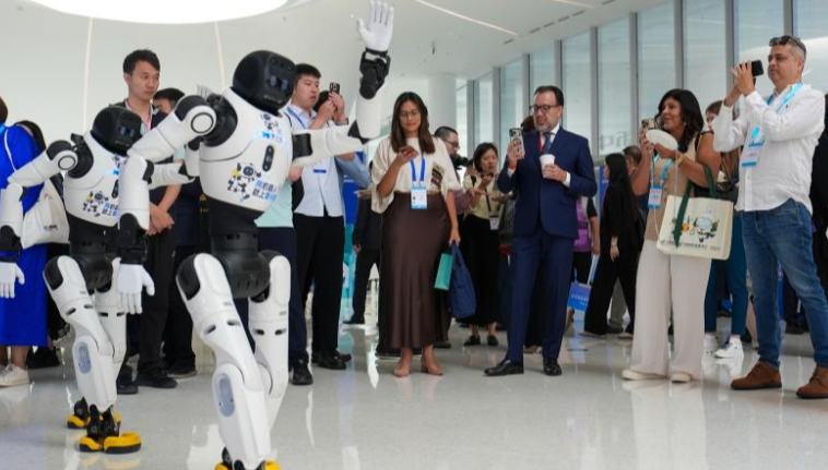 Guests attend 2026 Global Mayors Dialogue - Beijing 	 	Guests watch robots dancing at Zhongguancun International Innovation Center on the sidelines of The 2026 Global Mayors Dialogue in Beijing, capital of China, June 2, 2026. The 2026 Global Mayors Dialogue - Beijing opened here on Tuesday, during which representatives from 56 countries and regions, and 73 cities discussed on the digital and intelligent development of city tourism and a better city life prospect.