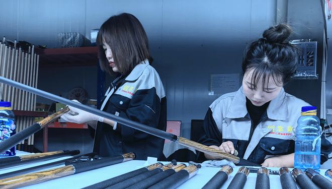 China's billiards sector scores big in global market 	 	Driven by natural resources, technological innovation and major tournaments, China's billiards industry has forged a distinctive path of high-quality development. Billiard table slates produced at the Xingpai Billiards Industrial Park in Yushan county, east China's Jiangxi Province, are exported to more than 70 countries and regions.