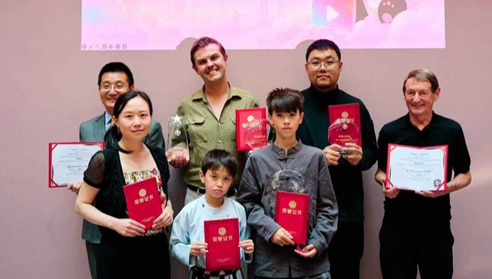 Award ceremony of 'Meet Panda' Global Short Video Campaign held in London 	 	The award ceremony of the "Meet Panda" Global Short Video Campaign, jointly organized by People's Daily Online Australia and People's Daily Online UK, was held recently in London. Bringing together inspiring stories about China from cross-cultural perspectives, the campaign promoted cultural exchange and strengthened people-to-people connections across borders.