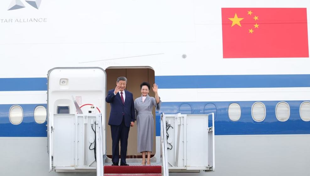Xi lands in U.S. for state visit, greeted by Trump at airport 	 	Chinese President Xi Jinping arrived at Joint Base Andrews on Wednesday afternoon for a state visit to the United States at the invitation of U.S. President Donald Trump. Xi and his wife, Peng Liyuan, were warmly greeted by Trump and his wife, Melania Trump, at the airport in a rare planeside welcome.