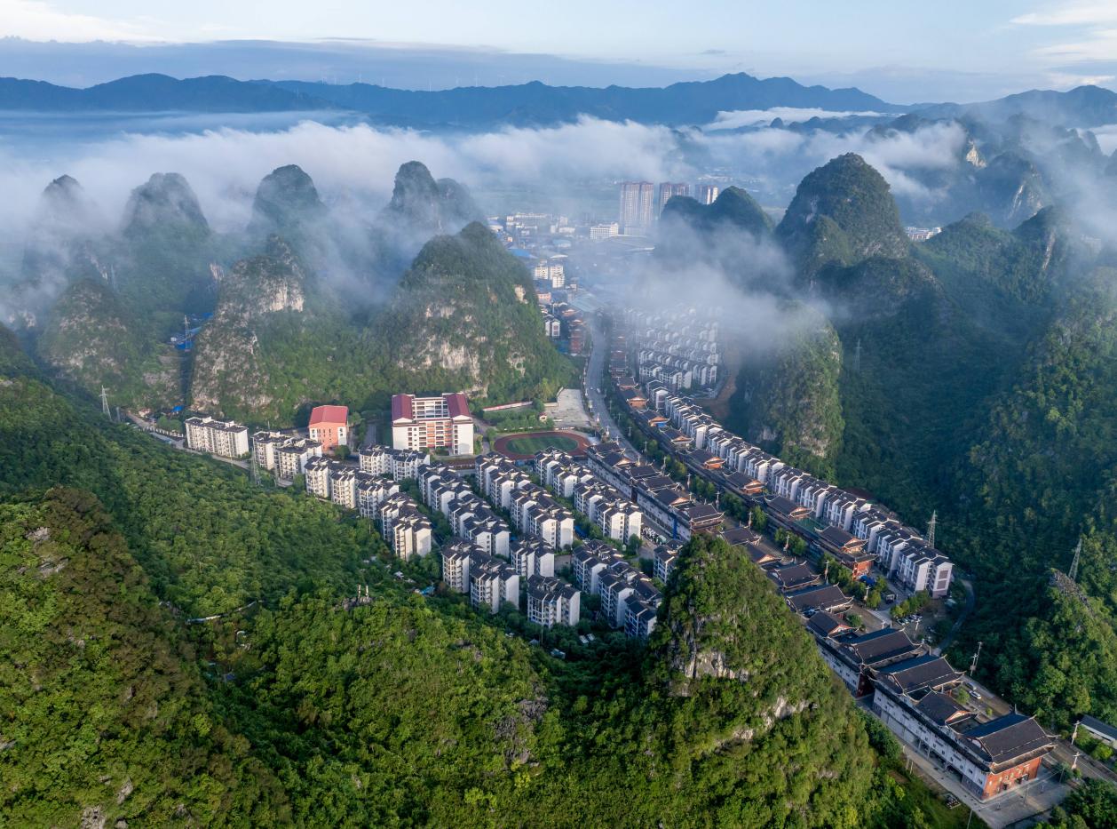 苗家小镇是广西融水苗族自治县易地扶贫搬迁安置点之一